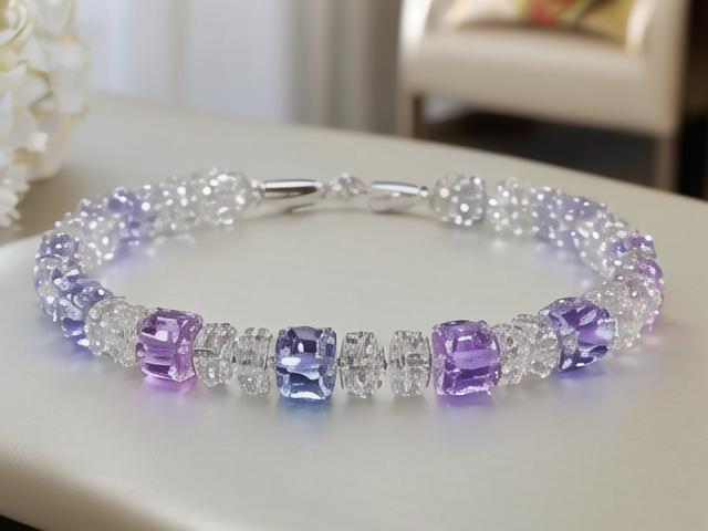 为什么客厅要放水晶？水晶装饰品的魅力和作用