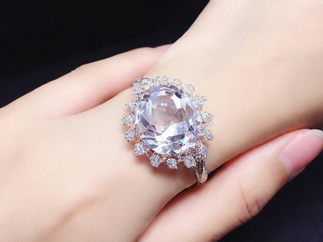 荔湾广场为什么卖水晶?探究背后的原因 荔湾广场为什么卖水晶?探究背后的原因