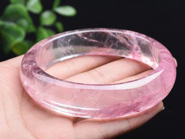 为什么粉水晶手镯便宜？