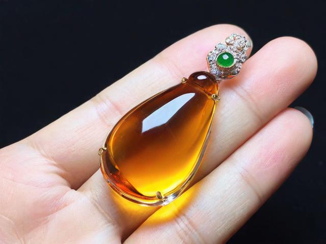 为什么买琉璃不买水晶? 为什么买琉璃不买水晶?