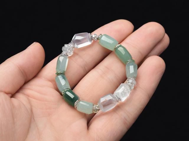 为什么水晶比玉贵？探究水晶和玉的价值差异